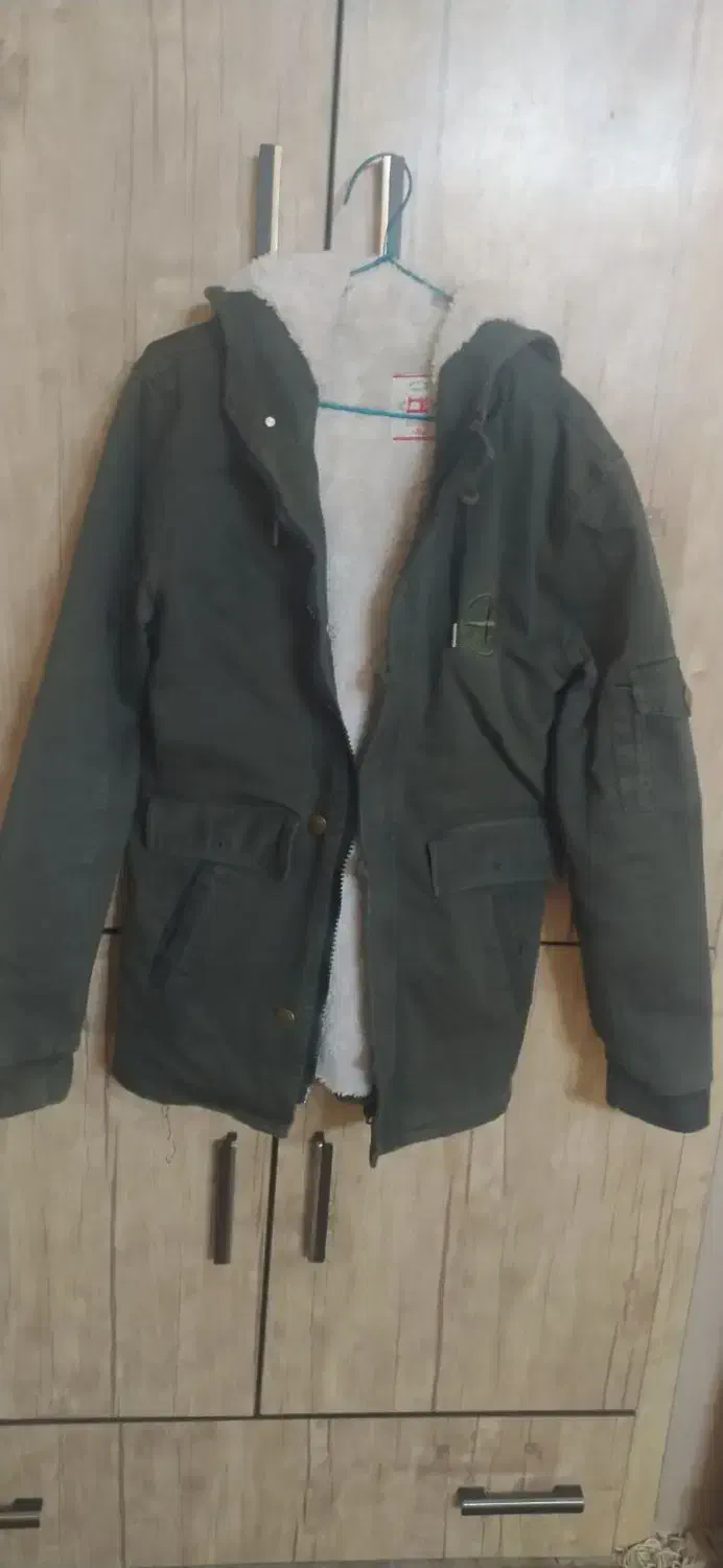 کاپشن|لباس|بیرجند, |دیوار