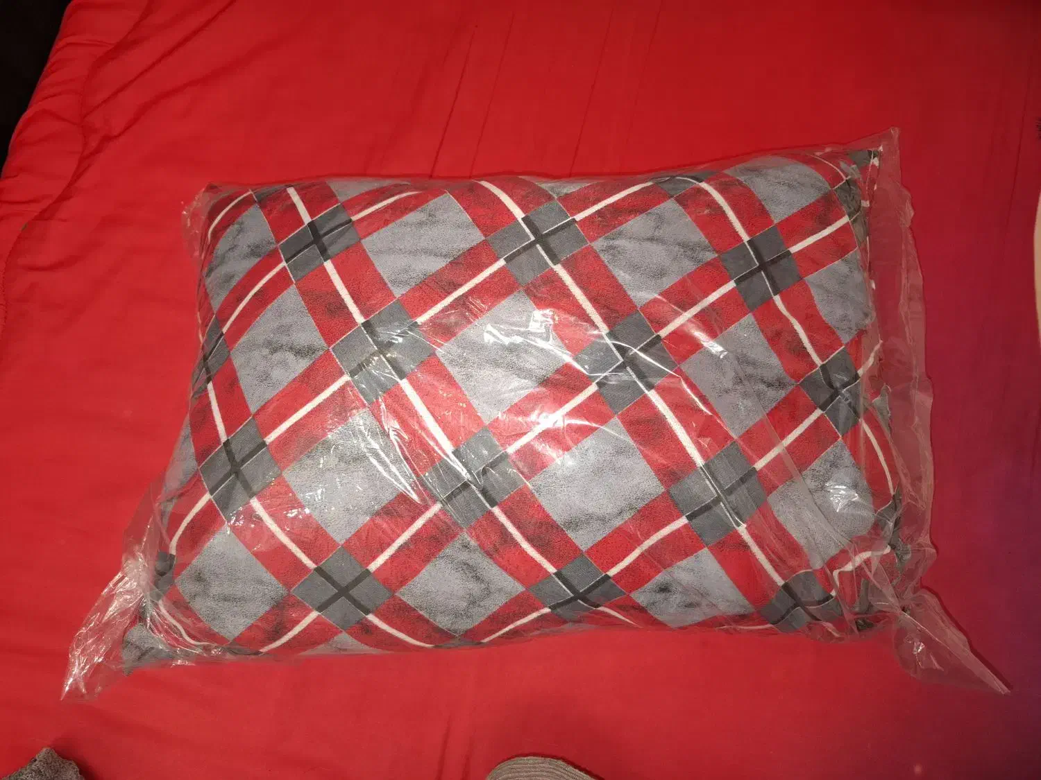 بالش|رختخواب، بالش، پتو|مشهد, شهرک امام هادی (شهرک غرب)|دیوار