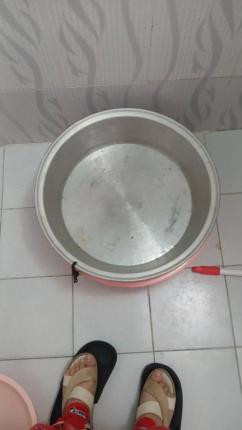 لگن روح|ظروف پخت‌وپز|رشت, کوی مهر|دیوار