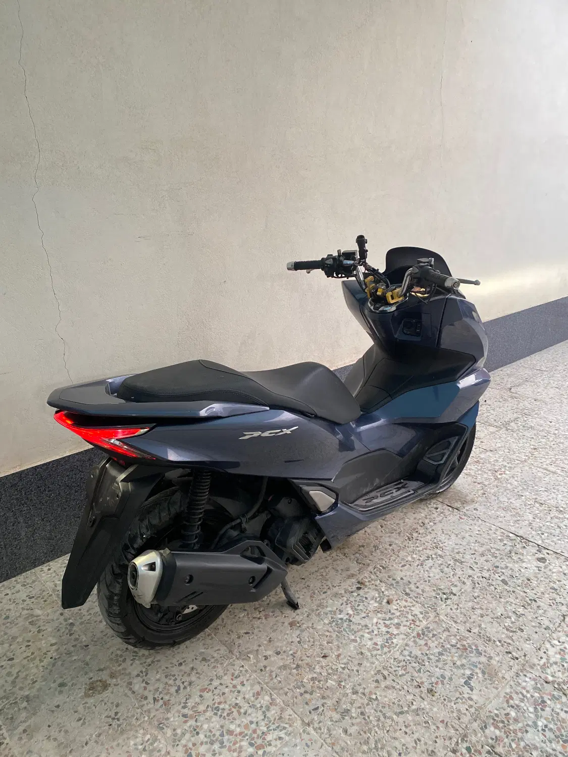 Honda pcx|موتورسیکلت|عسلویه, |دیوار