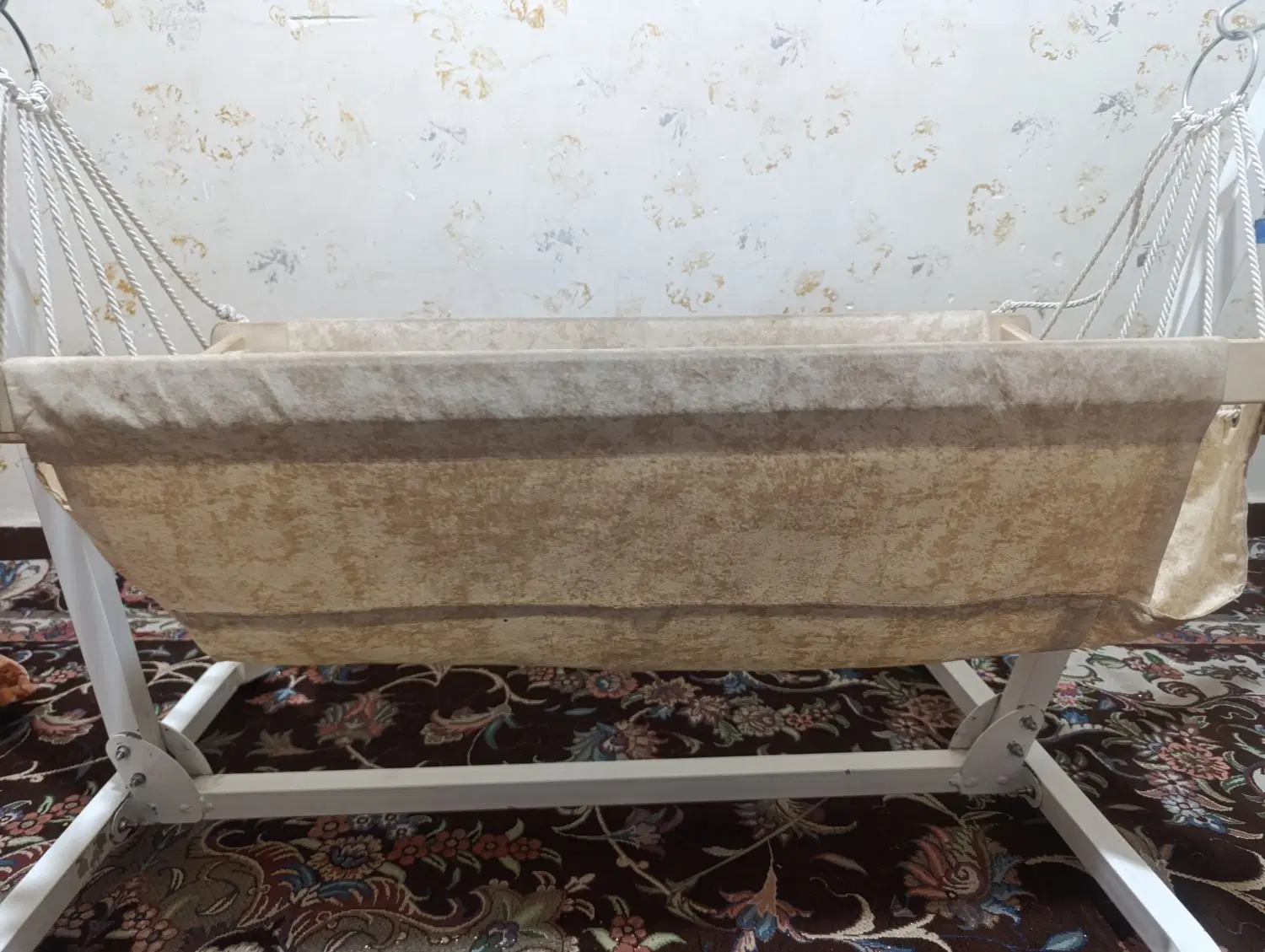 گهوار|تخت و سرویس خواب|جلگه چاه هاشم, |دیوار