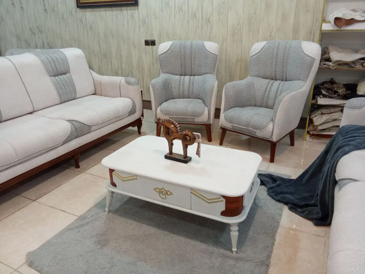 زیرقیمت فقط تا امشب۸نفره تخت شو با میزگلمیز۶۸ملیون|مبلمان خانگی و میز عسلی|شیراز, شهرک گلها|دیوار