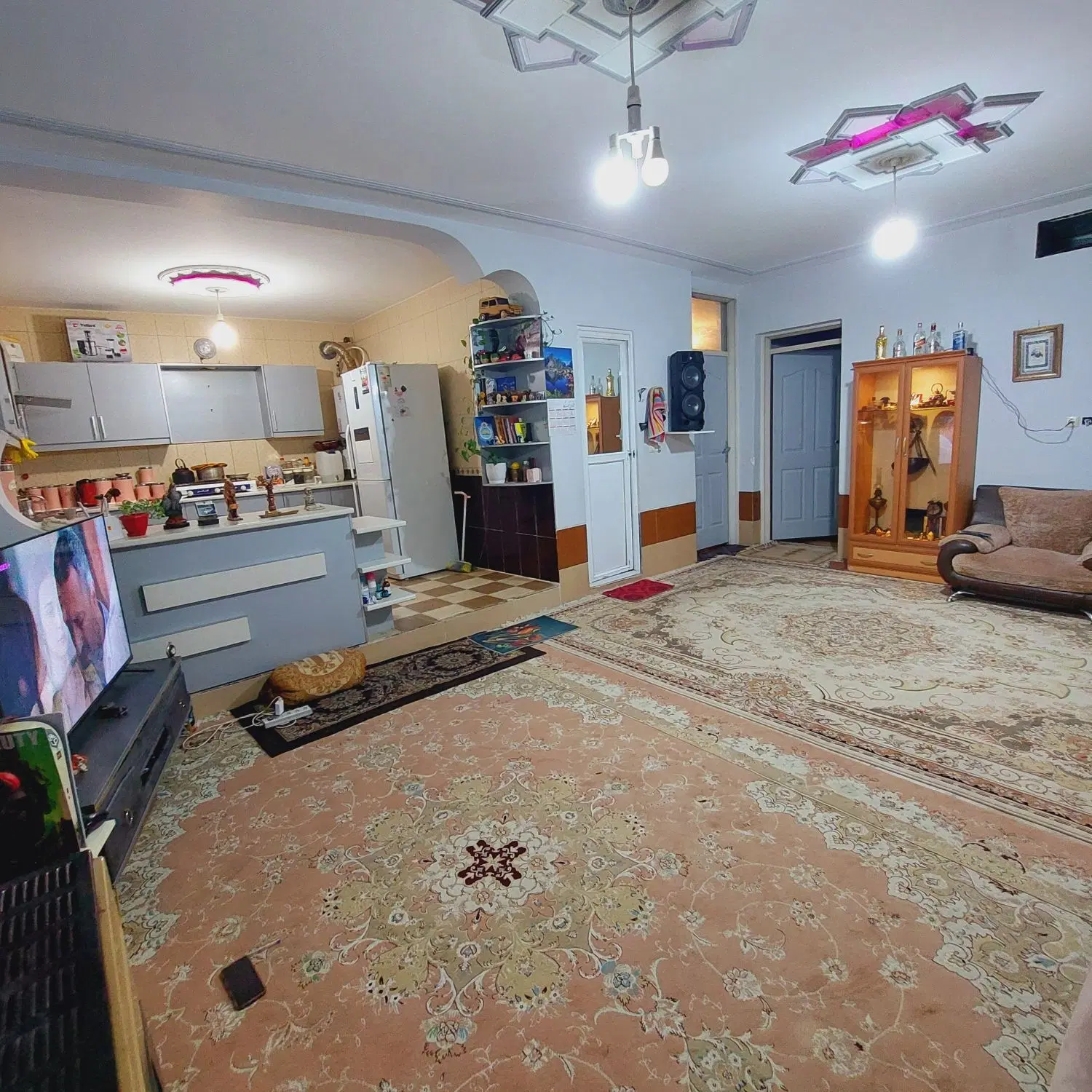 فروش منزل ۱۶۰ متری درب از حیاط کرونی - Aanzicht 3