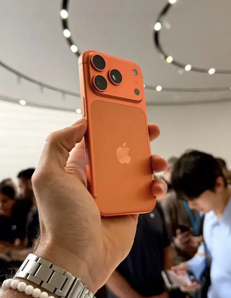 معاوضه و فروش اقساطی iphone17promax بدون چک|موبایل|تهران, گیشا|دیوار