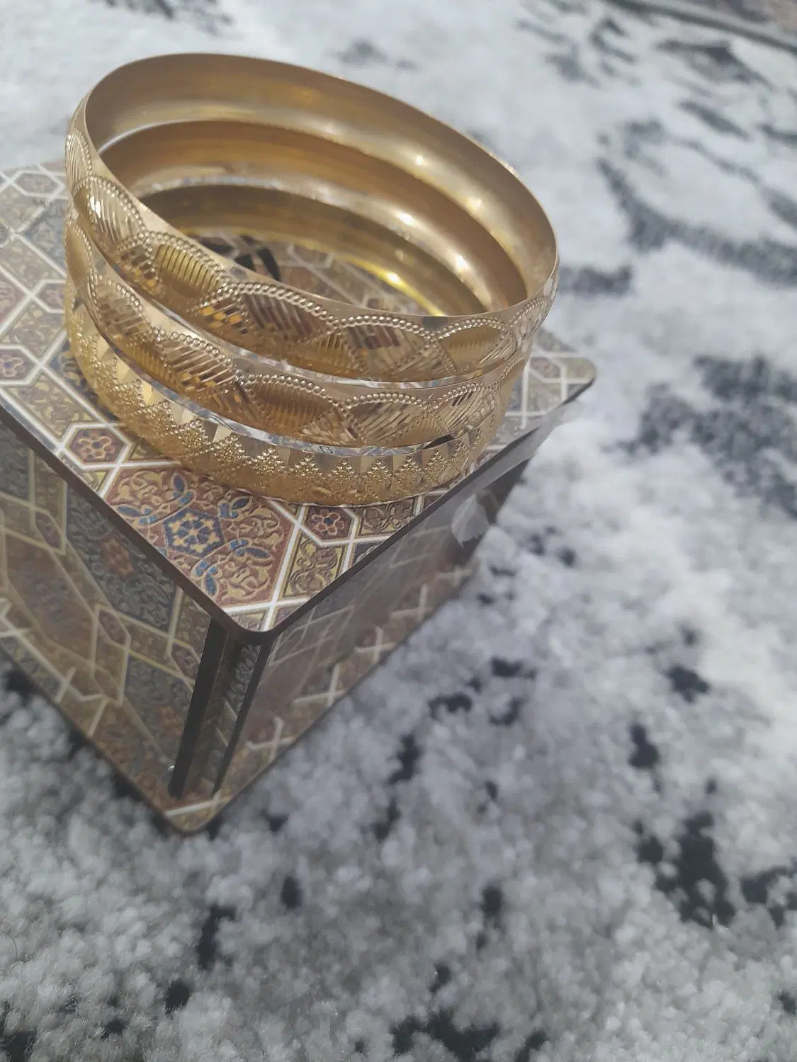 النگو|جواهرات|آبپخش, |دیوار