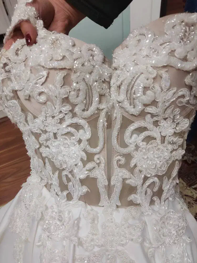 لباس عروس|لباس|قم, قلعه یزدیها|دیوار