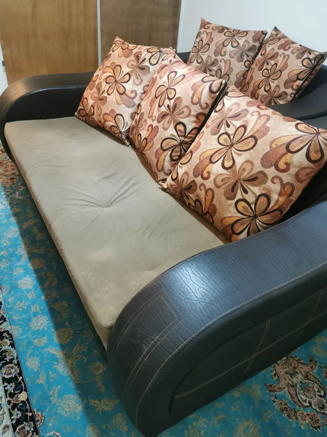 مبل|مبلمان خانگی و میز عسلی|صدرا-فارس, فاز ۱|دیوار