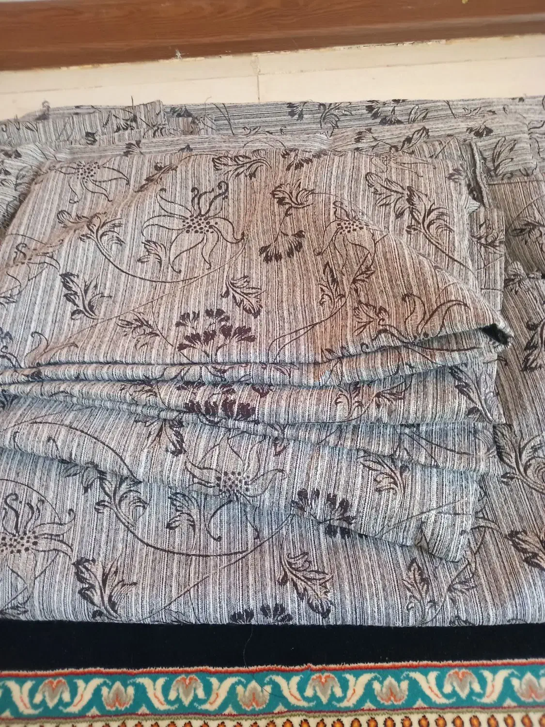 جلدپشتی|پشتی|زابل, |دیوار