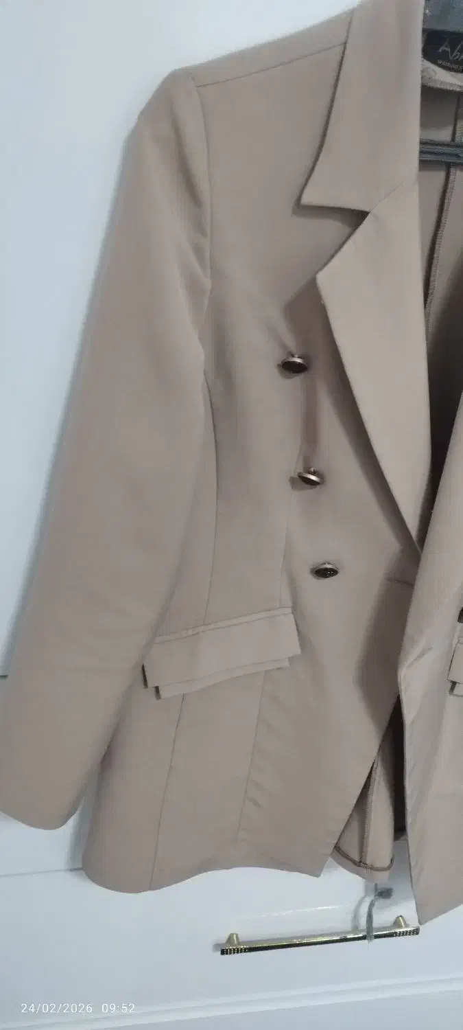 مانتو کتی|لباس|نیشابور, سرآب کوشک|دیوار