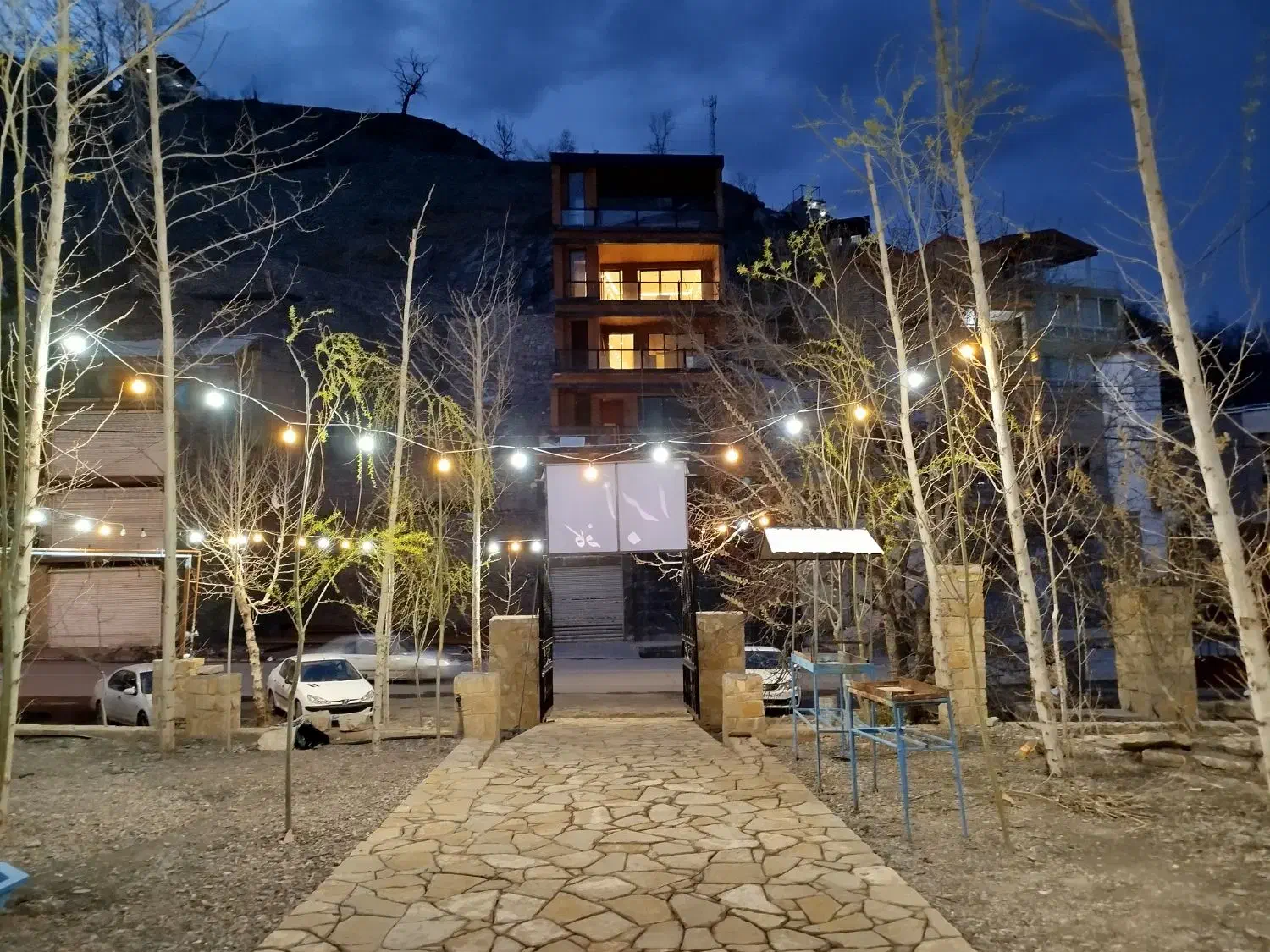 کافه رستوران ابرا (اجاره تخت)|کافی‌شاپ و رستوران|شاندیز, |دیوار