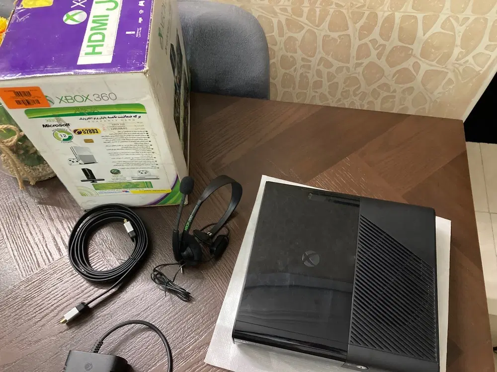 Xbox 360 super slim|کنسول، بازی ویدئویی و آنلاین|تهران, گلچین|دیوار