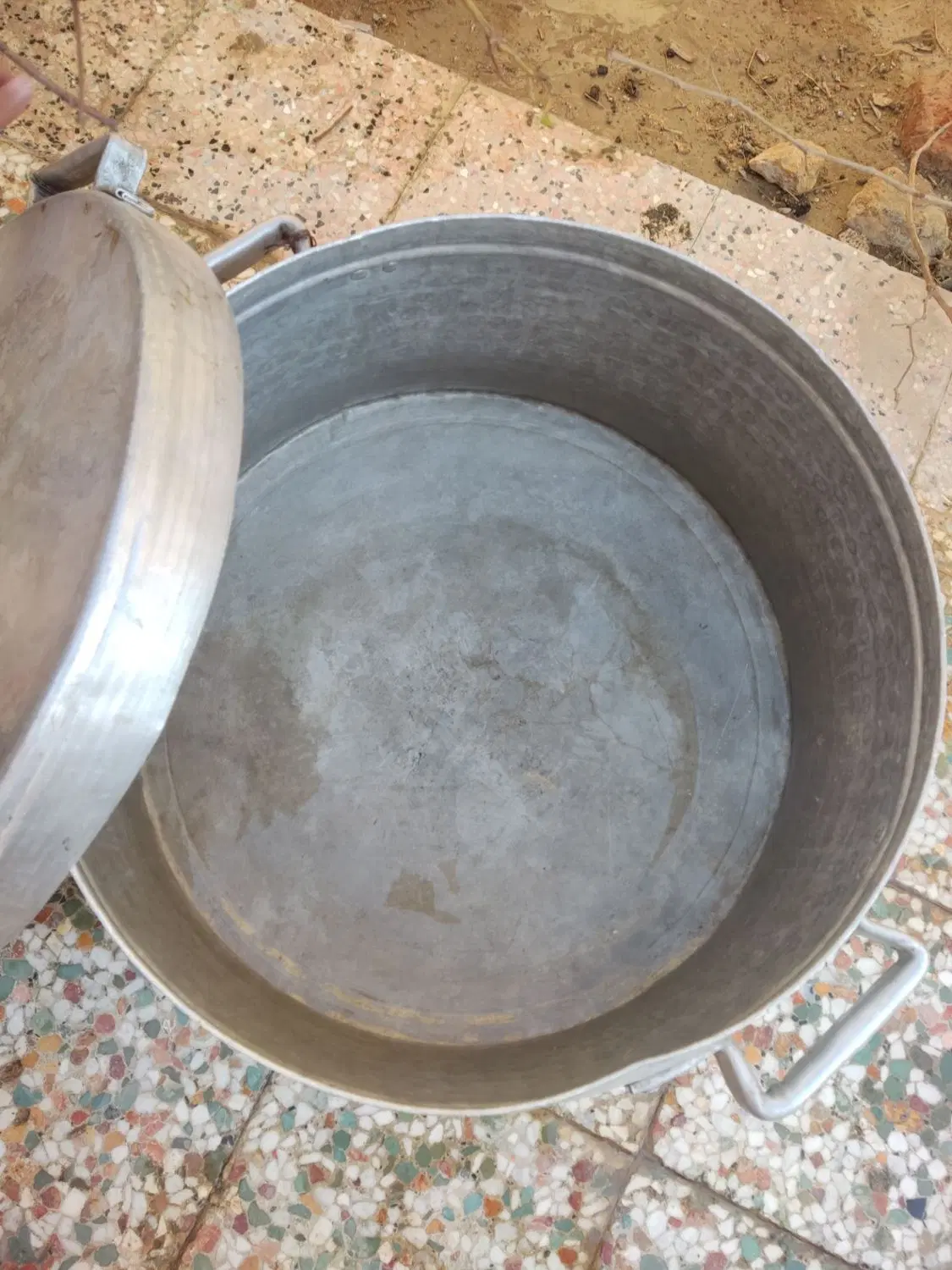 دیگ|ظروف پخت‌وپز|زابل, |دیوار