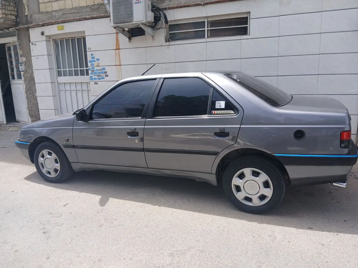 پژو ۴۰۵|خودرو سواری و وانت|نی‌ریز, |دیوار