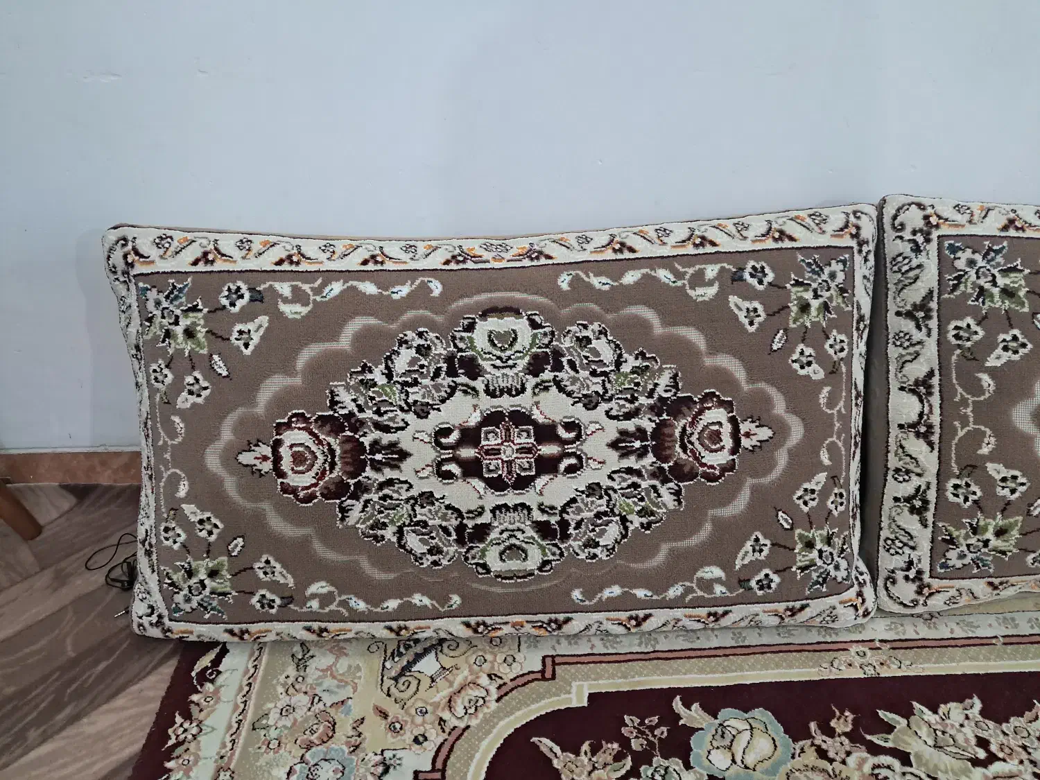 پشتی|پشتی|اراک, |دیوار