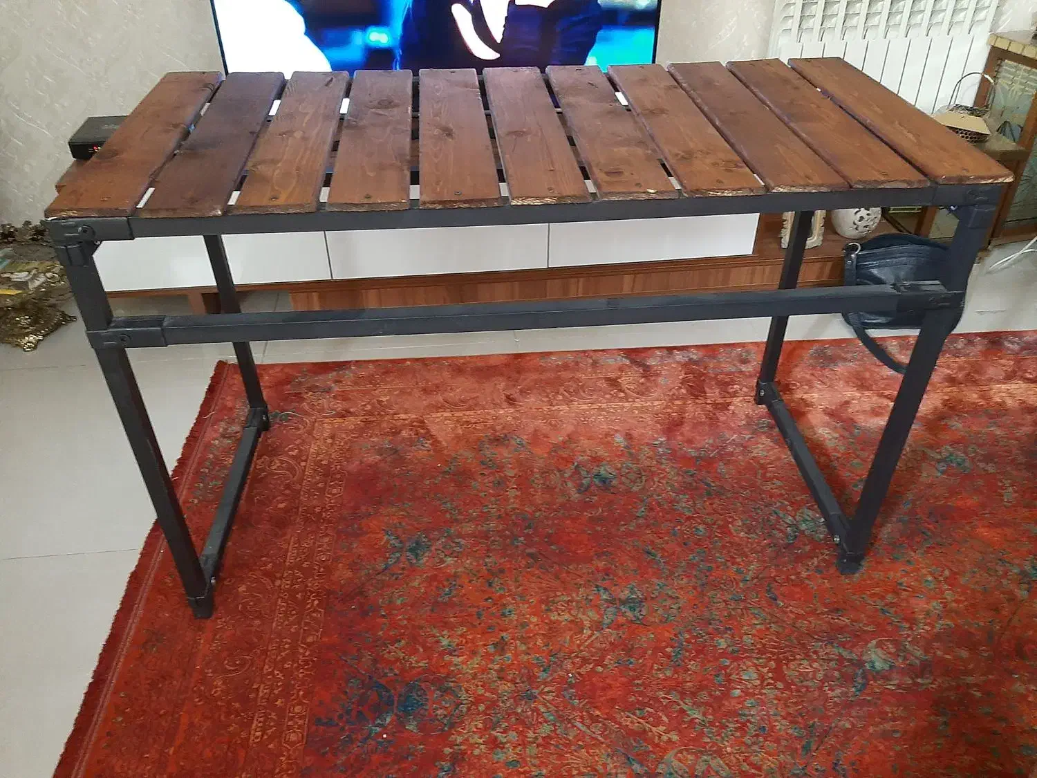 ۳ عدد میز|کتابخانه، شلف، قفسه‌های دیواری|فردیس, ثابتی|دیوار