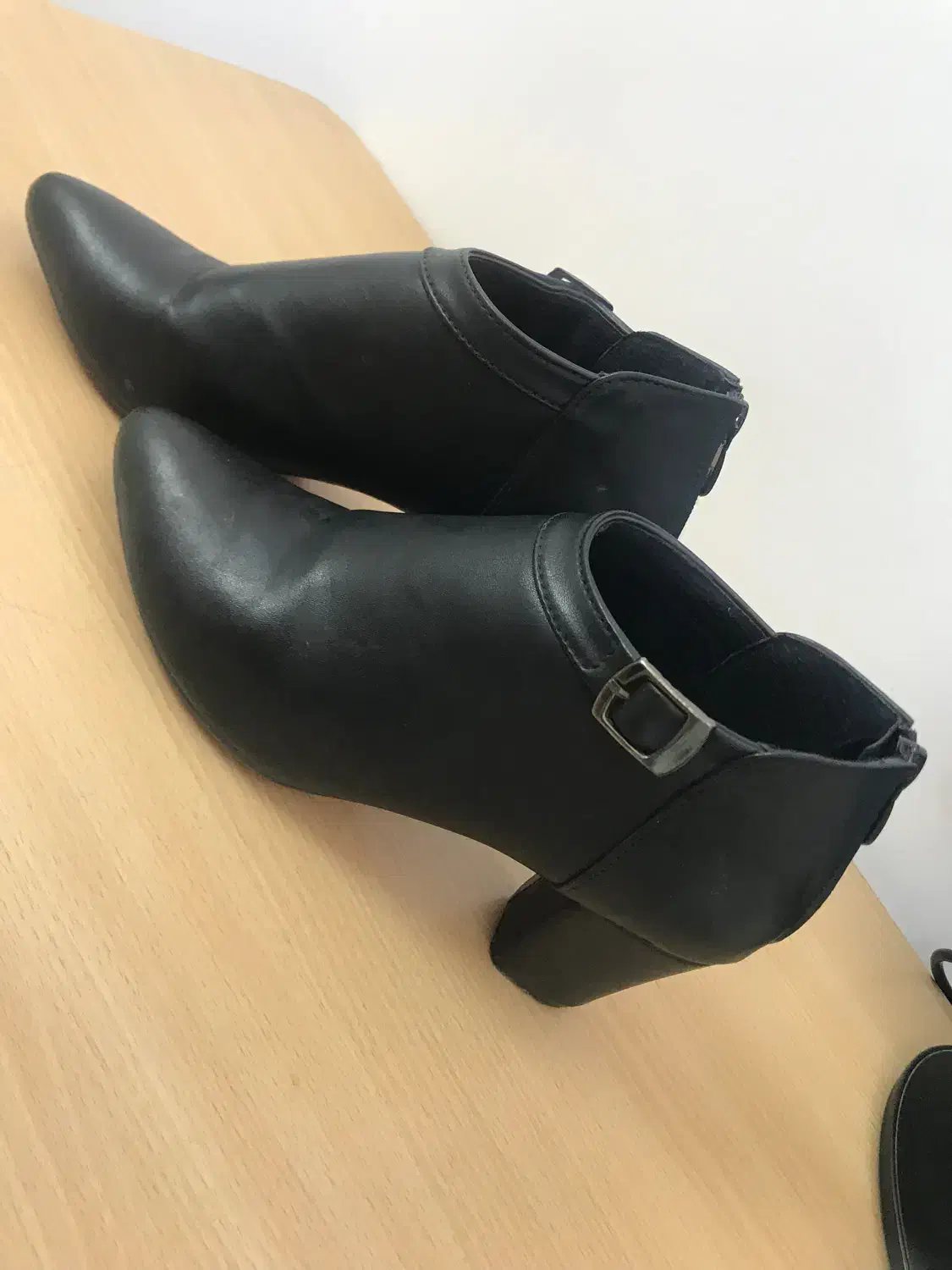 کفش|کیف، کفش، کمربند|شیروان (خراسان), |دیوار