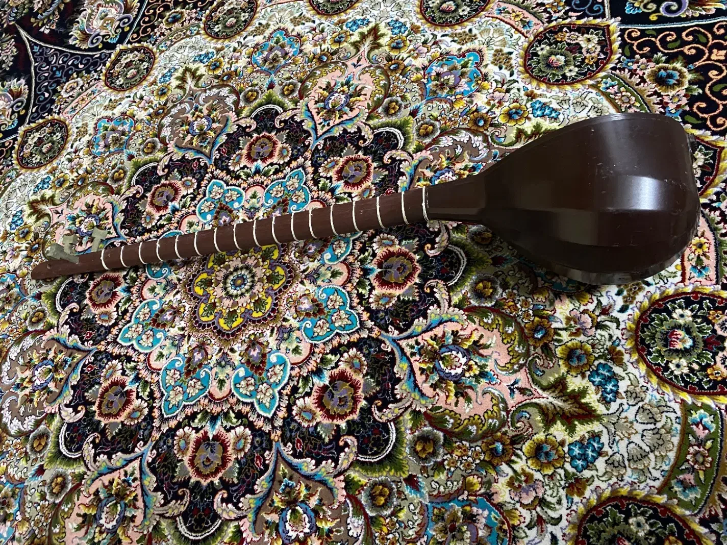 سه تار|سازهای سنتی|مشهد, فدک|دیوار