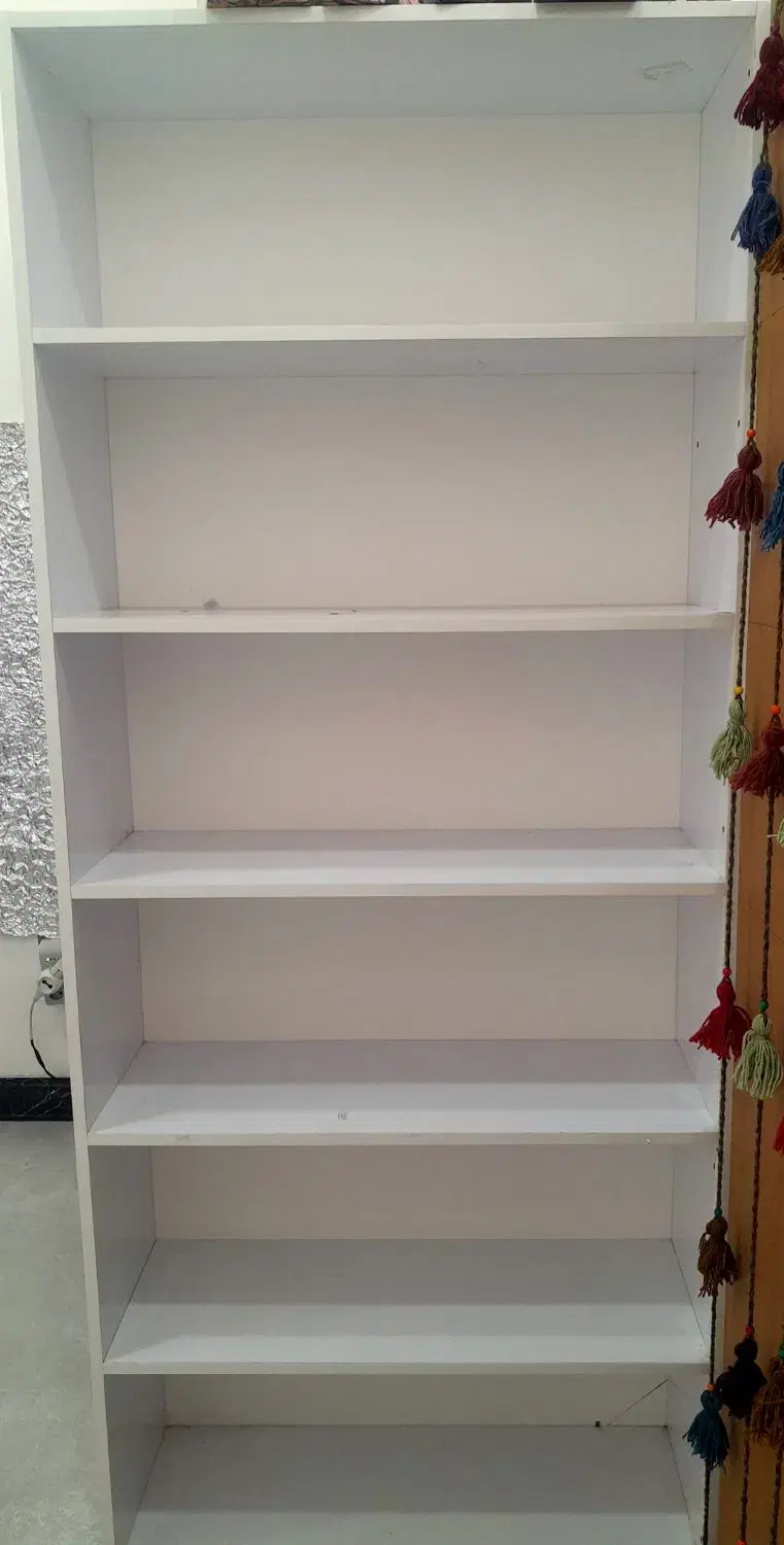 قفسه|کتابخانه، شلف، قفسه‌های دیواری|گلبهار, شهر جدید گلبهار|دیوار