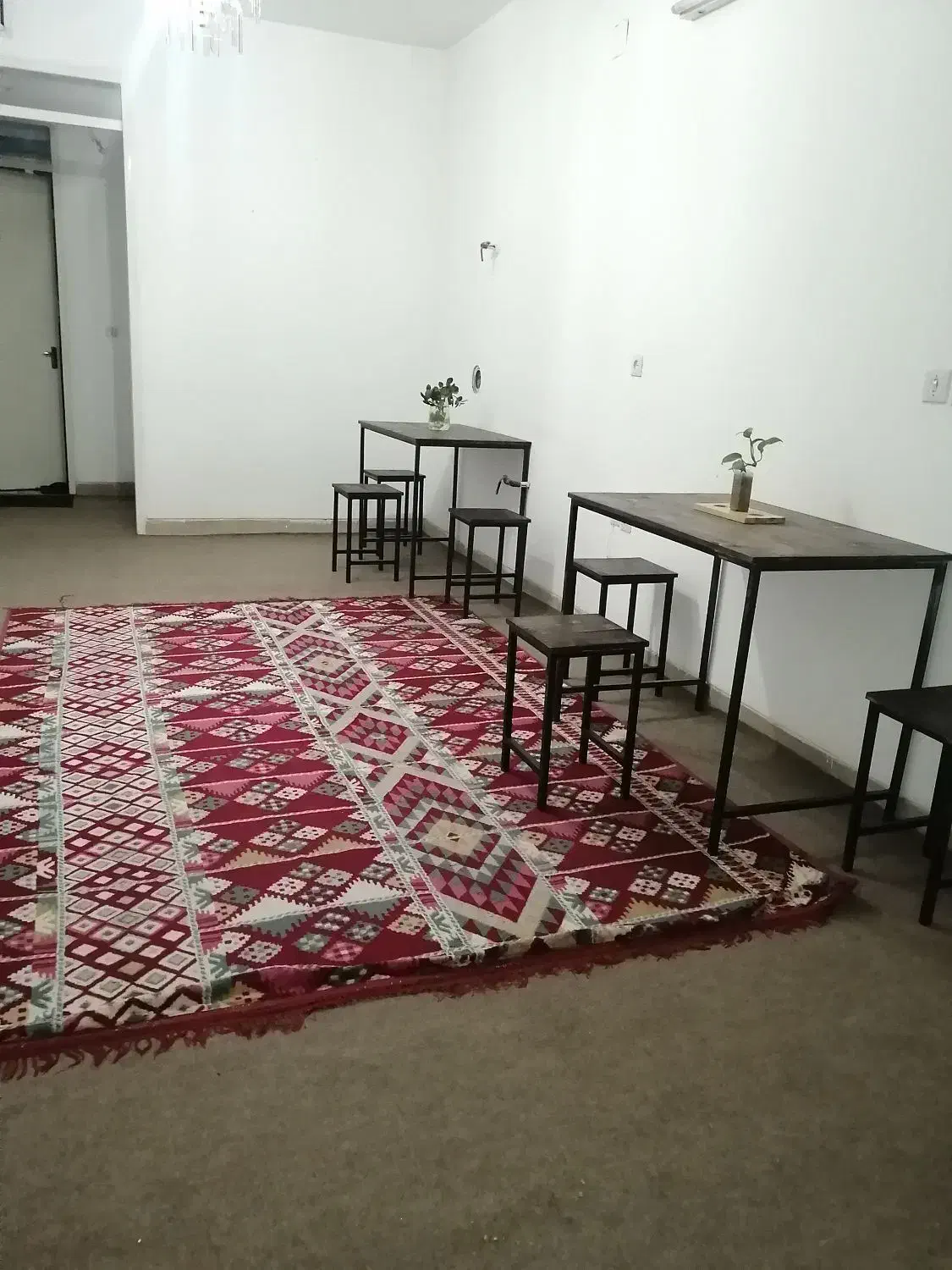 منزل مبله|اجارهٔ کوتاه‌مدت آپارتمان و سوئیت|شیراز, قصرالدشت|دیوار