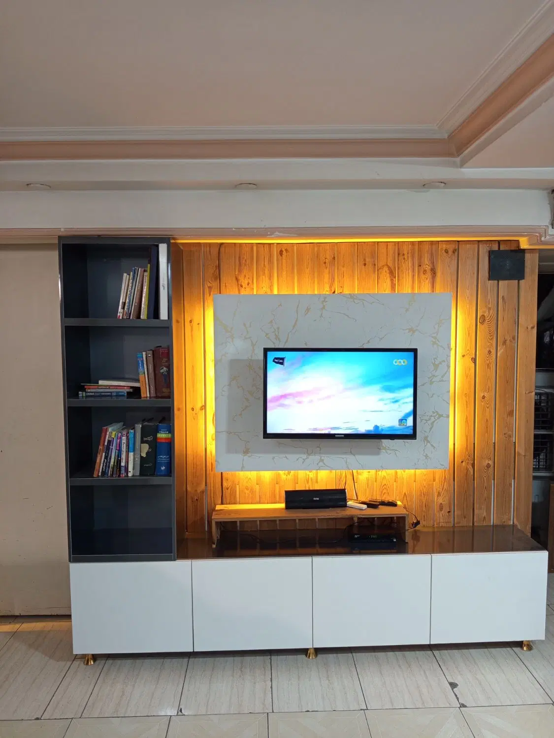 میز TV|میز تلویزیون|اندیشه, اندیشه فاز ۴|دیوار