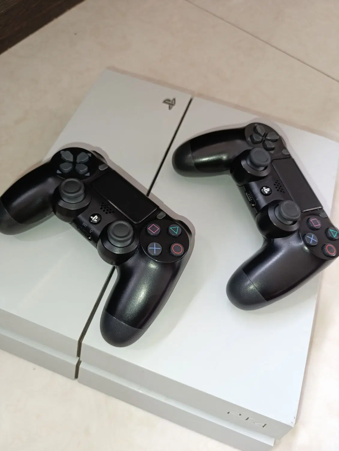 ps4 رنگ سفید|کنسول، بازی ویدئویی و آنلاین|مشهد, ادیب نیشابوری (شهرک غرب)|دیوار