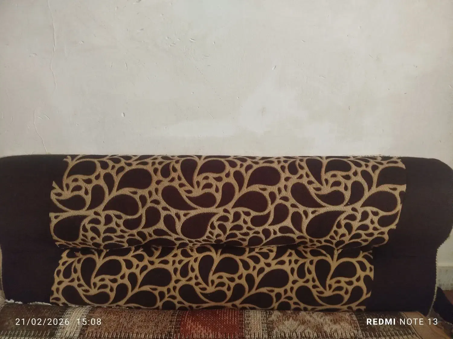 پشتی|پشتی|برخوار, |دیوار