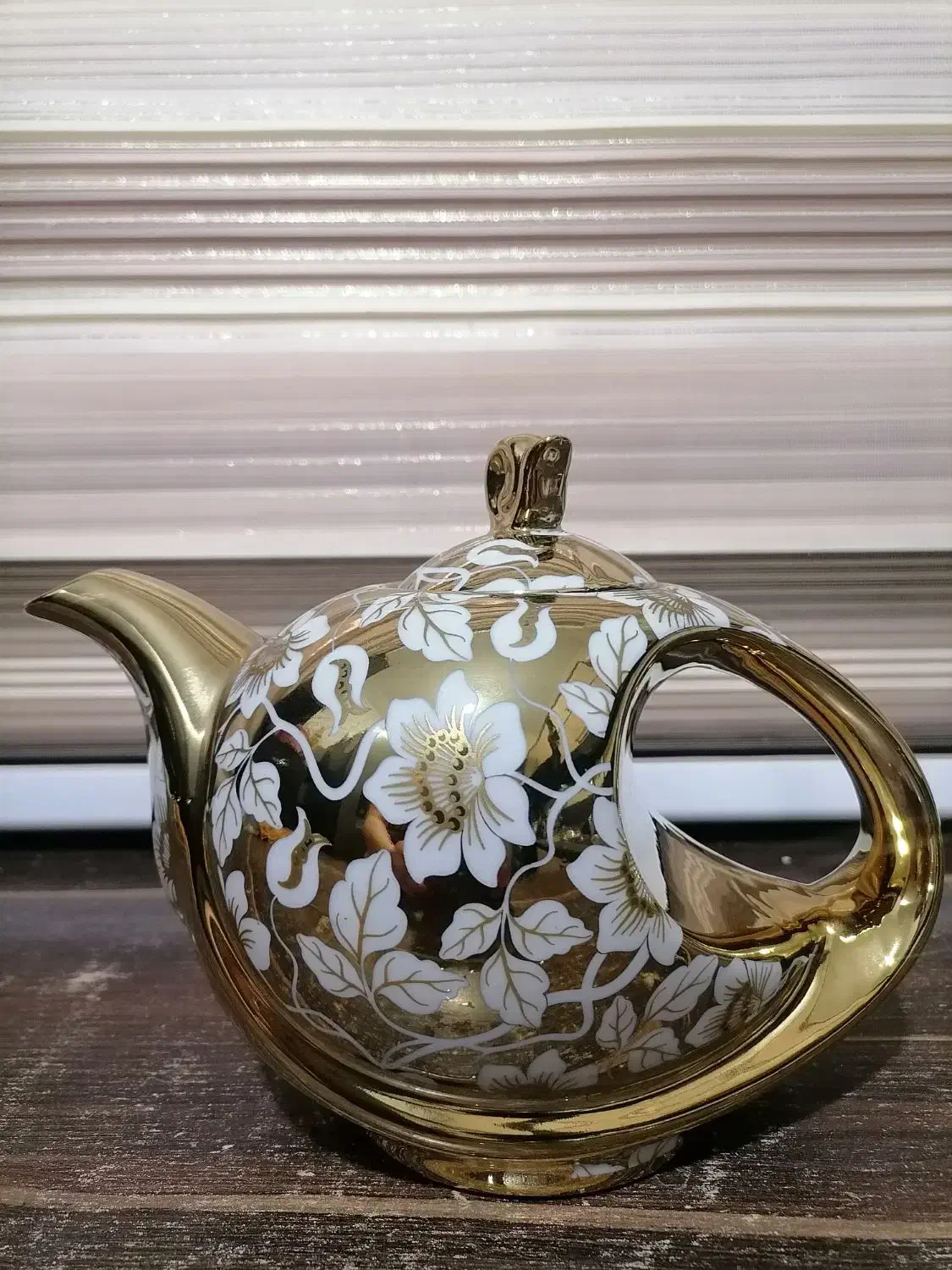 قوری نو|قوری، کتری، قهوهساز دستی|رشت, شهرک صبا|دیوار