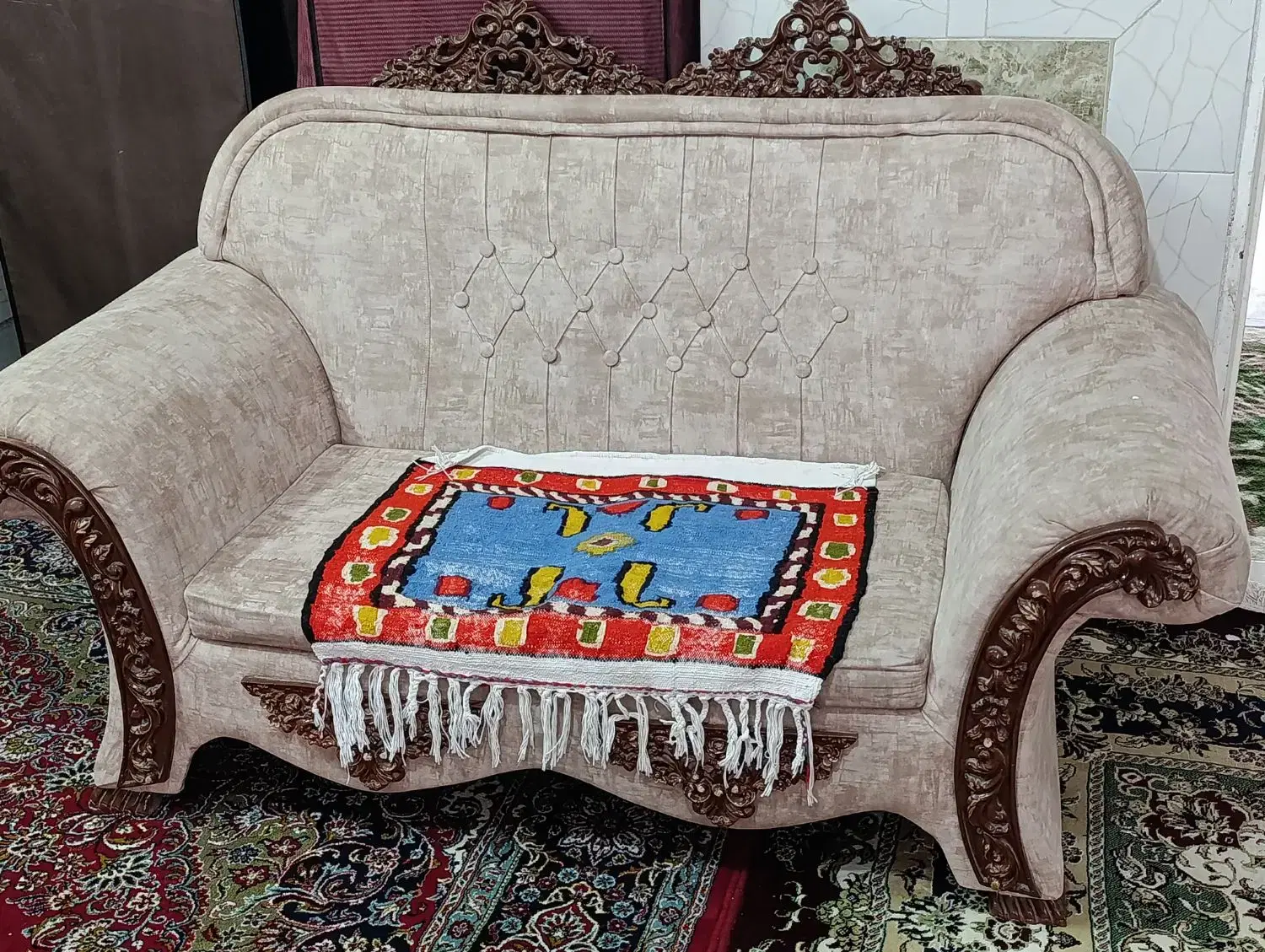 مبل راحتی|مبلمان خانگی و میز عسلی|قم, نخودی|دیوار