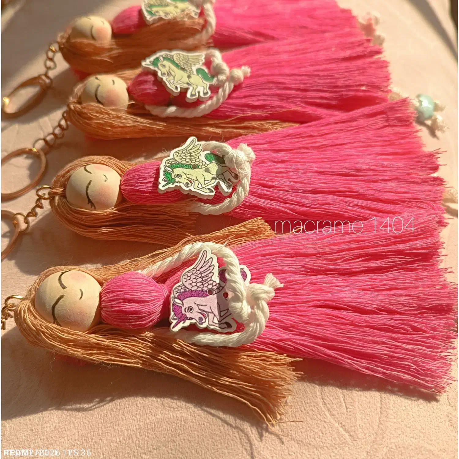 عروسک|اسباببازی|کرج, حصارک بالا|دیوار