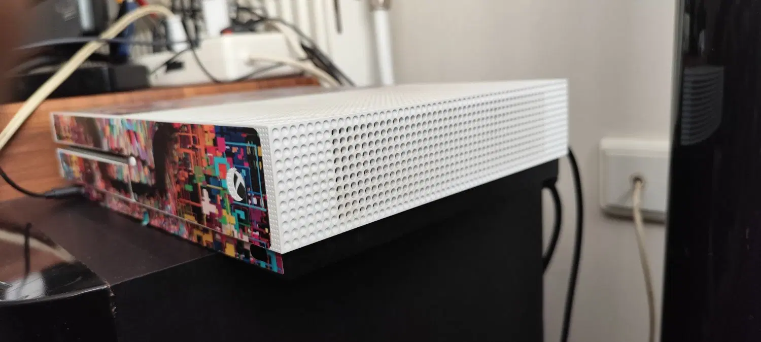 Xbox one s|کنسول، بازی ویدئویی و آنلاین|پرند, فاز ۶|دیوار
