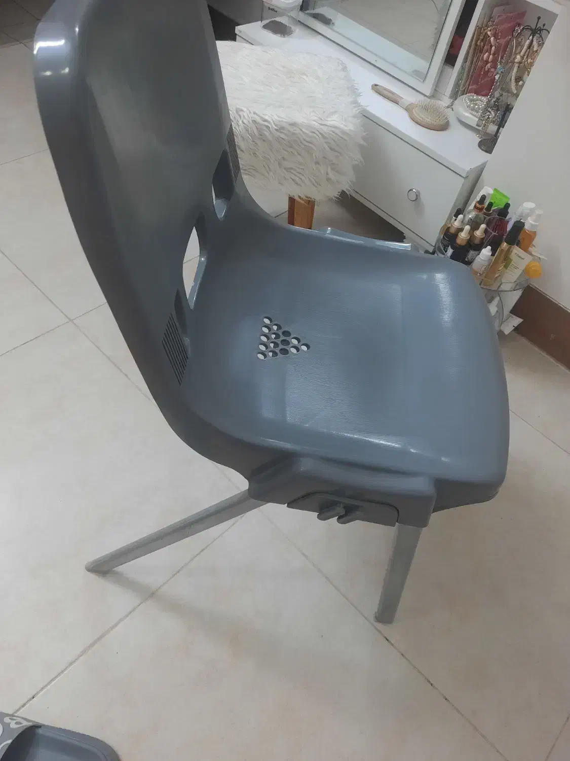 صندلی|صندلی و نیمکت|بروجرد, |دیوار