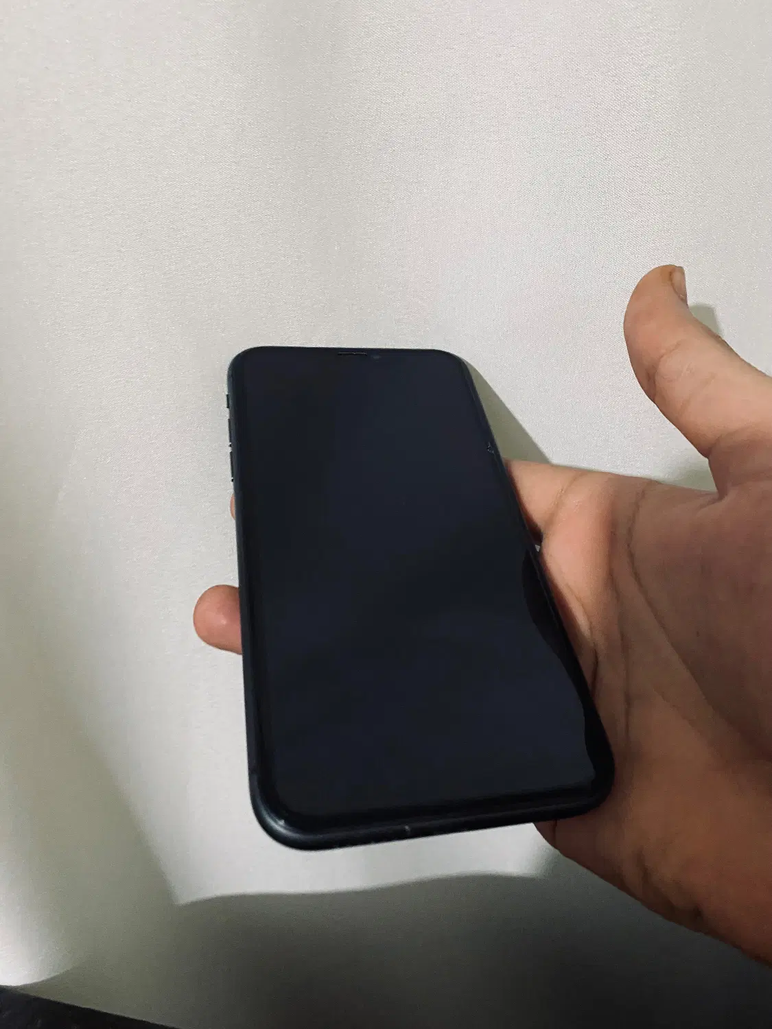iPhone11normal|موبایل|ساری, |دیوار