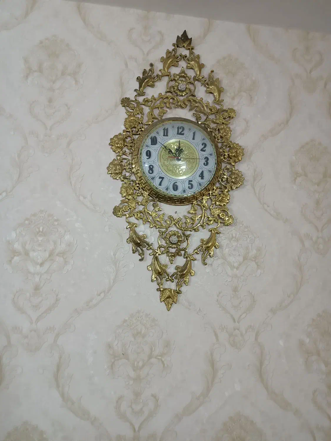 ساعت|ساعت دیواری و تزئینی|قم, چهل درخت‎|دیوار