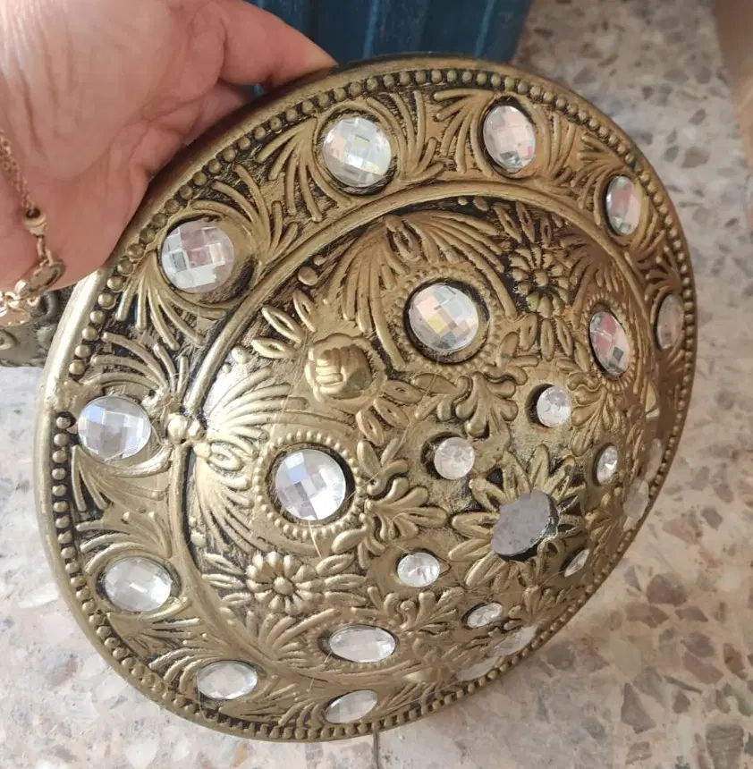 لوستر هتلی یا حسینیه ۹۰ شعله.ارتفاع وعرض دو متر|لوستر و چراغ آویز|شیراز, شهرک گلستان|دیوار