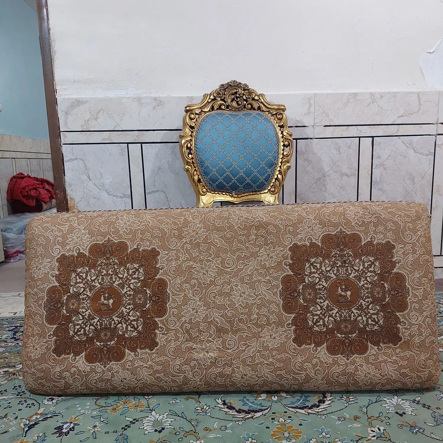 پشتی|پشتی|اهواز, فرودگاه|دیوار
