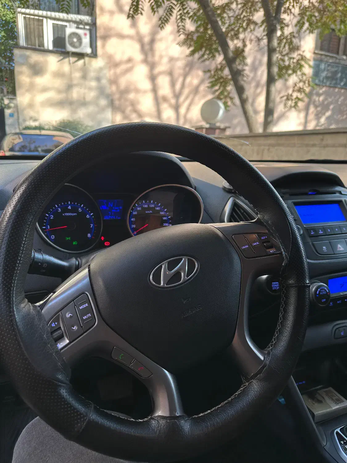 توسان ۲۰۱۵|خودرو سواری و وانت|تهران, حکمت|دیوار