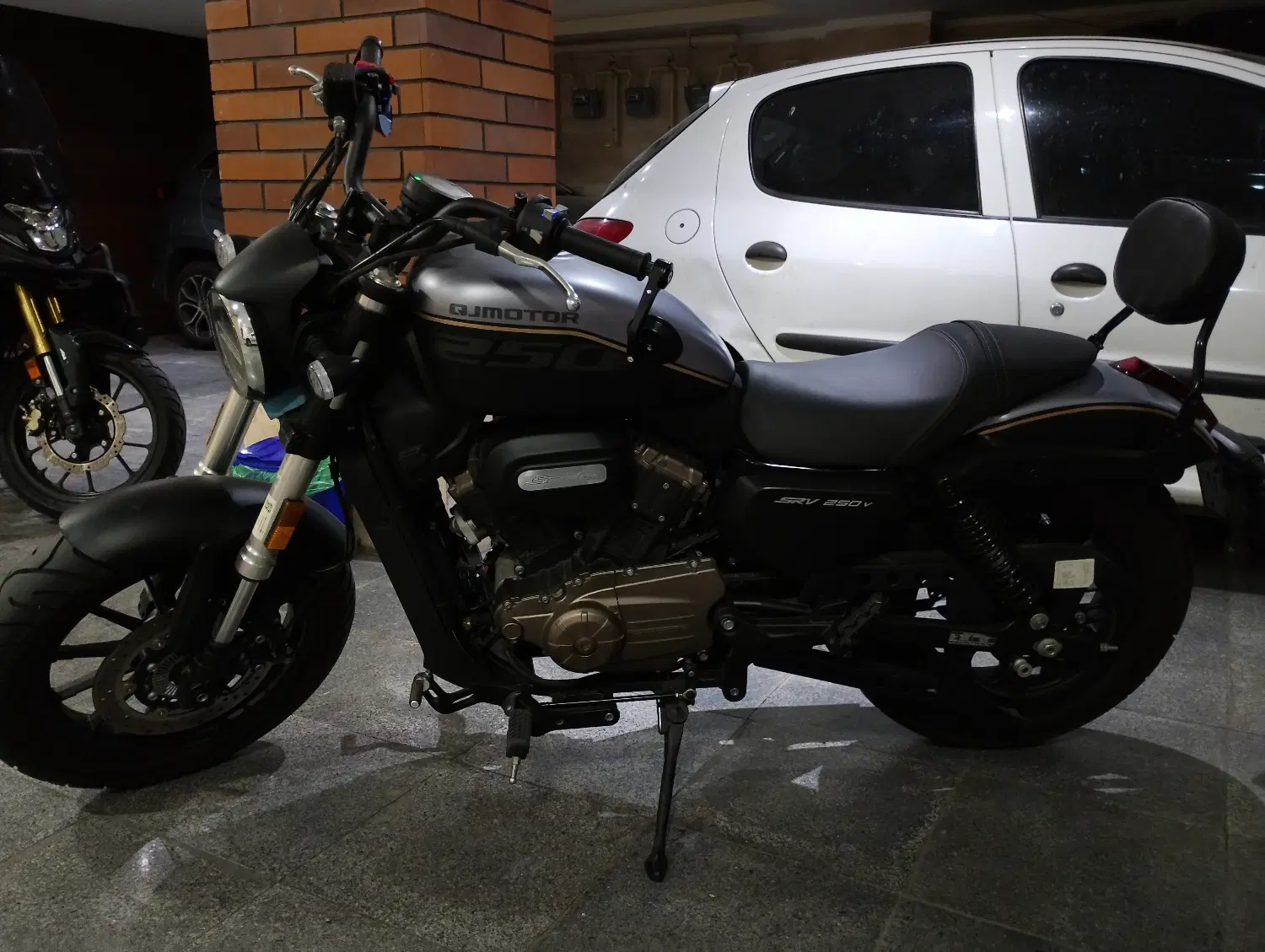 qj srv 250|موتورسیکلت|تهران, نازیآباد|دیوار