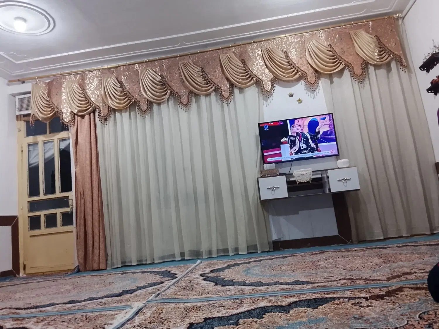 پرده|پرده، رانر، رومیزی|الشتر, |دیوار