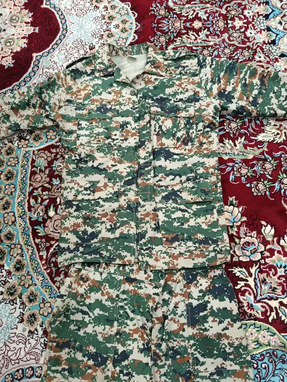 لباس|لباس|مشهد, ثامن|دیوار