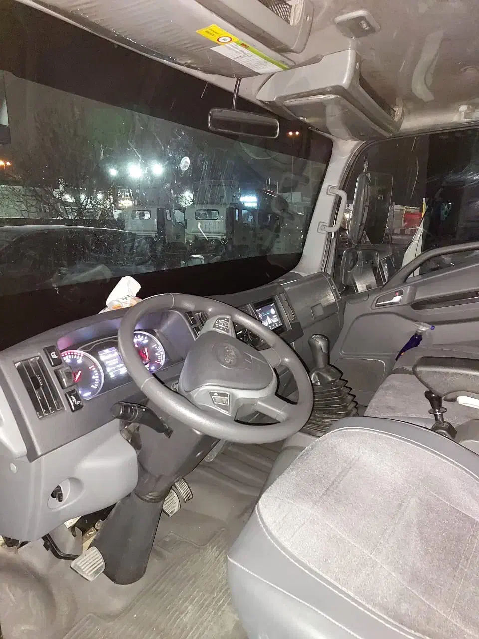 دیما ۹تن|خودرو سنگین|تهران, فلسطین (میدان انقلاب)|دیوار