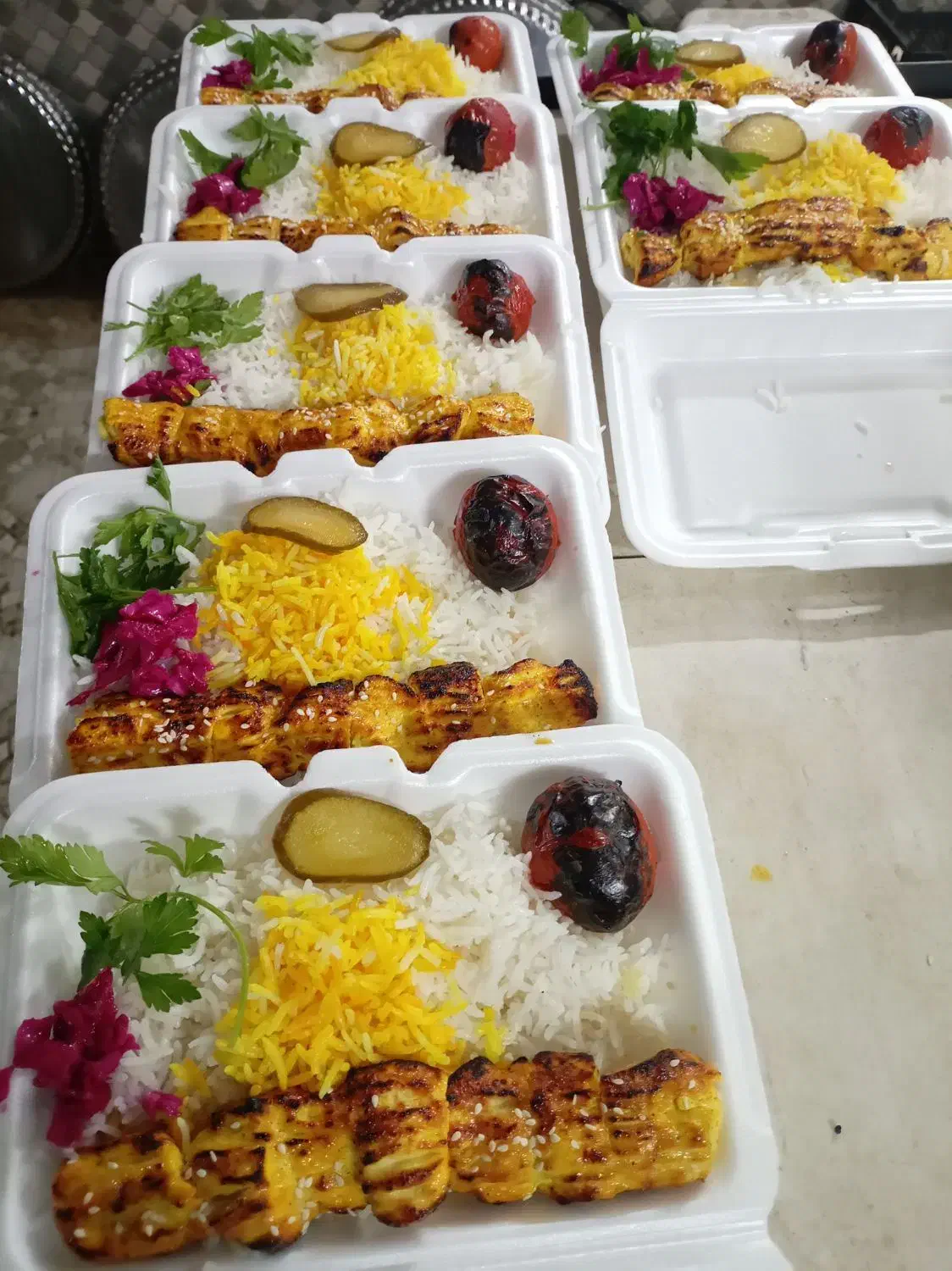 چلوجوجه فقط 175در آشپزخانه وسفره خانه شب های کاشان|خدمات پذیرایی، مراسم|کاشان, فین کوچک|دیوار