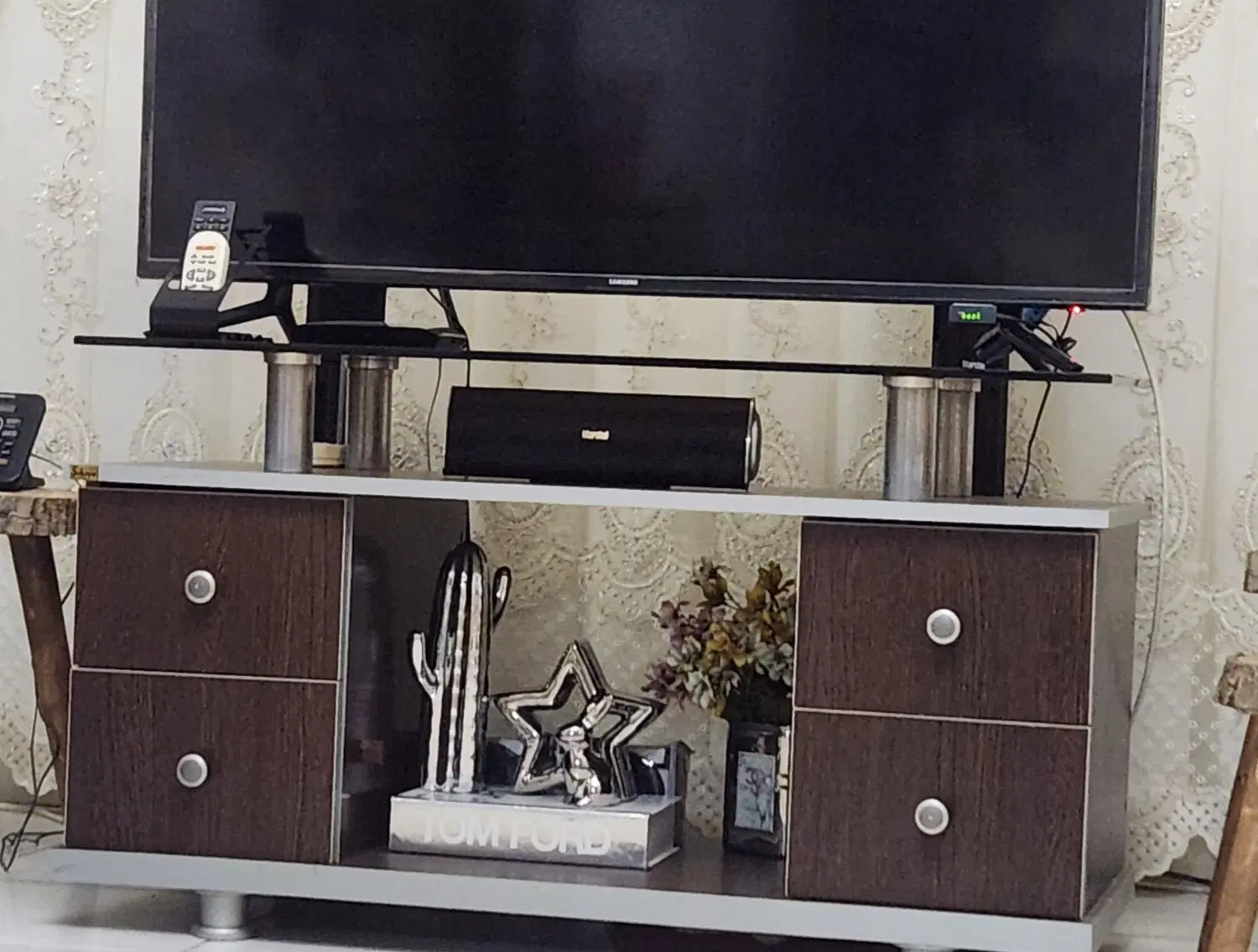 میز TV|میز تلویزیون|مشهد, هفت تیر (حافظ)|دیوار