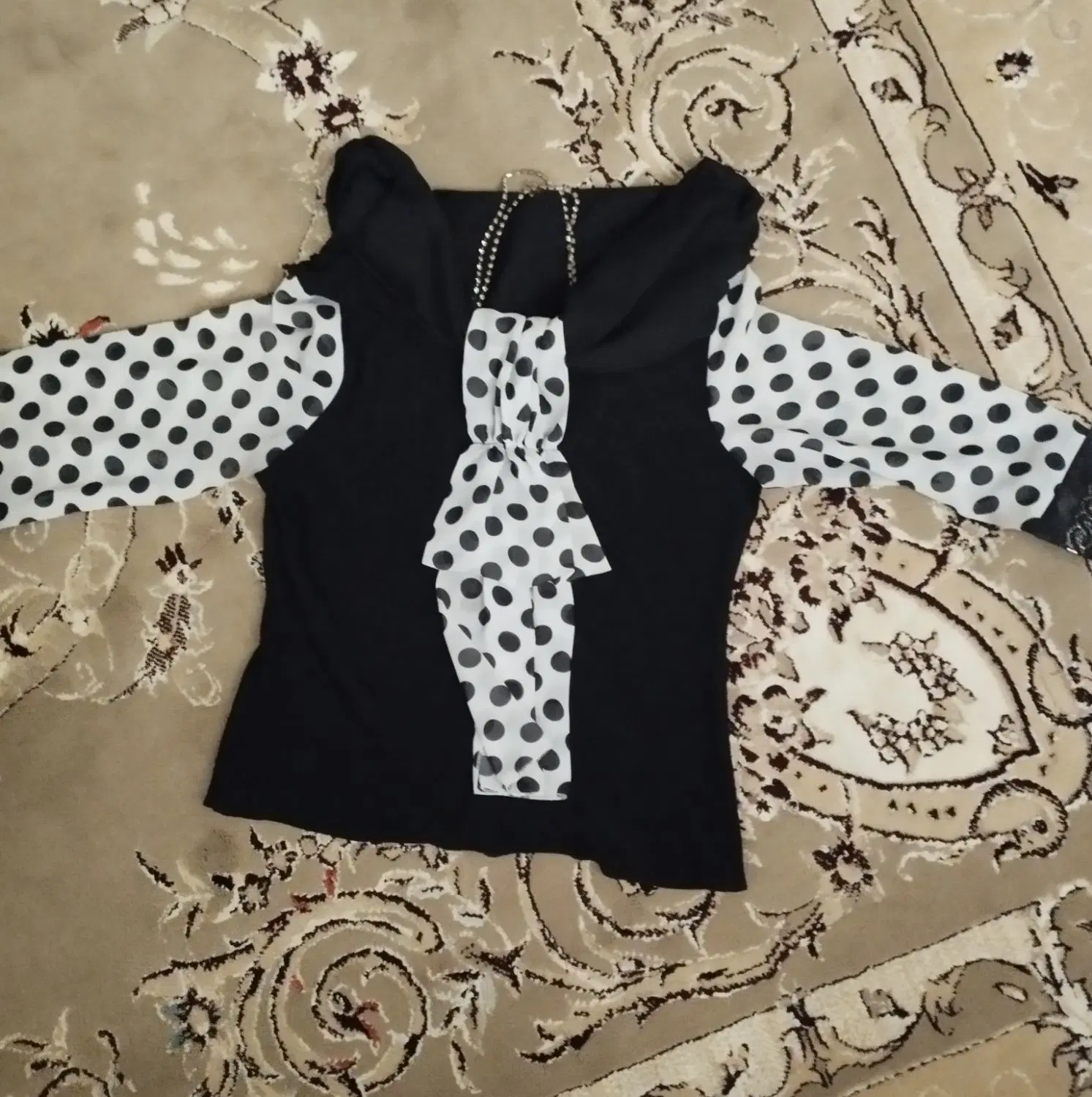 شومیز|لباس|گرگان, |دیوار