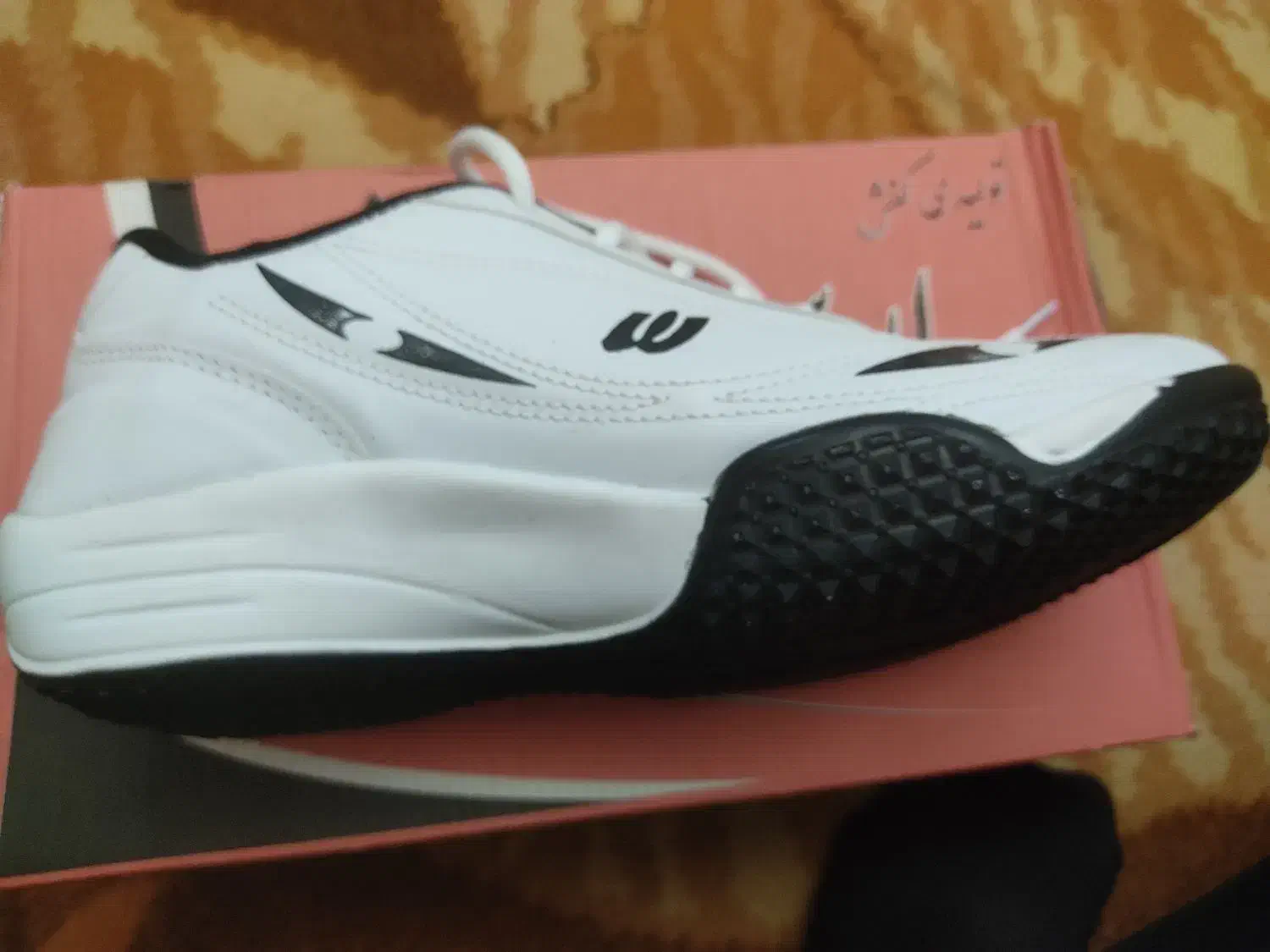 کفش نو|کیف، کفش، کمربند|سهند, |دیوار