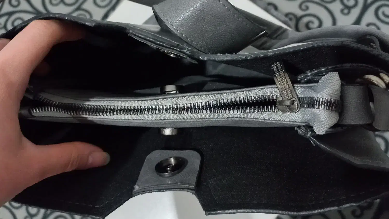 کیف|کیف، کفش، کمربند|بروجرد, |دیوار