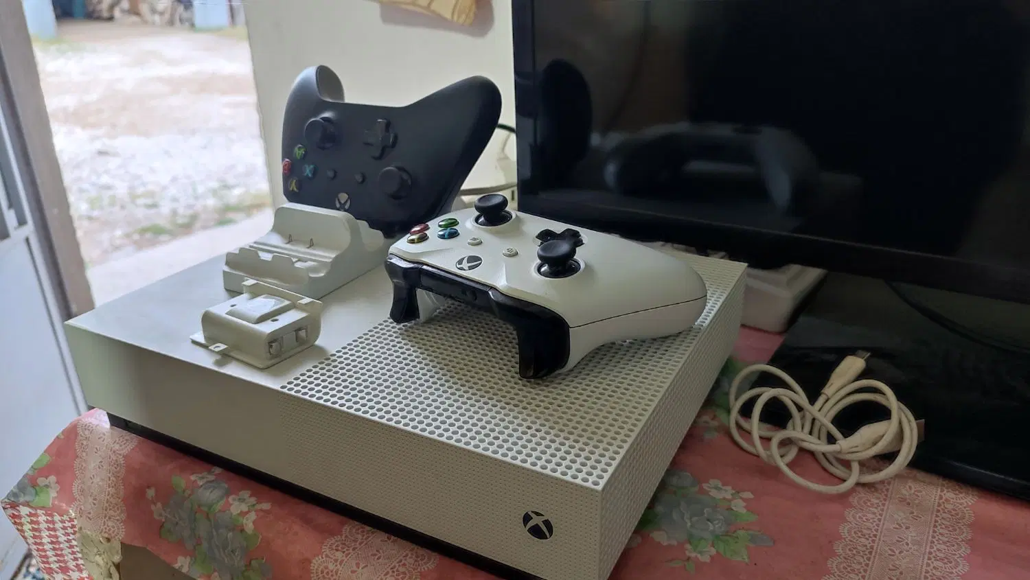 Xbox one s|کنسول، بازی ویدئویی و آنلاین|فاروج, |دیوار