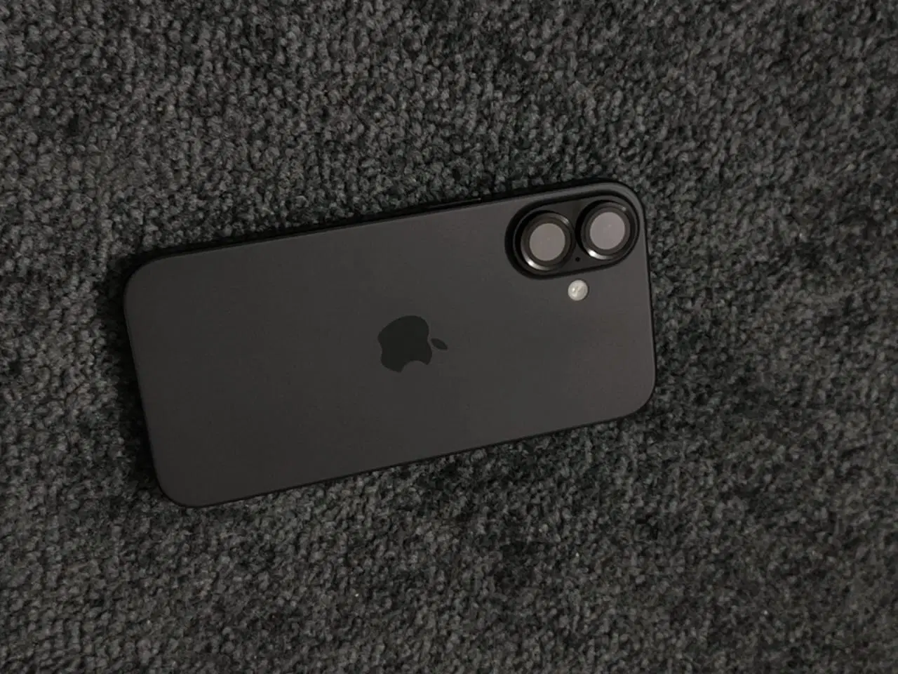 iPhone 16|موبایل|دلوار, |دیوار