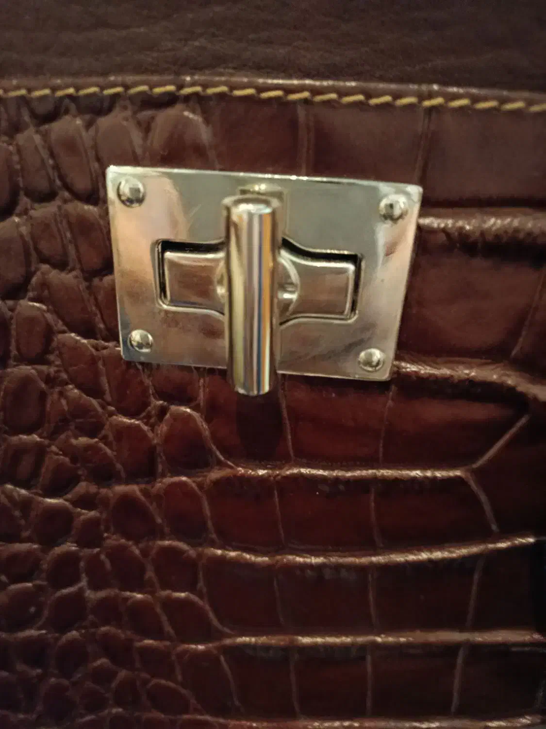 یک عدد کیف مخصوص بانوان  چرم گاو|کیف، کفش، کمربند|تهران, آشتیانی|دیوار