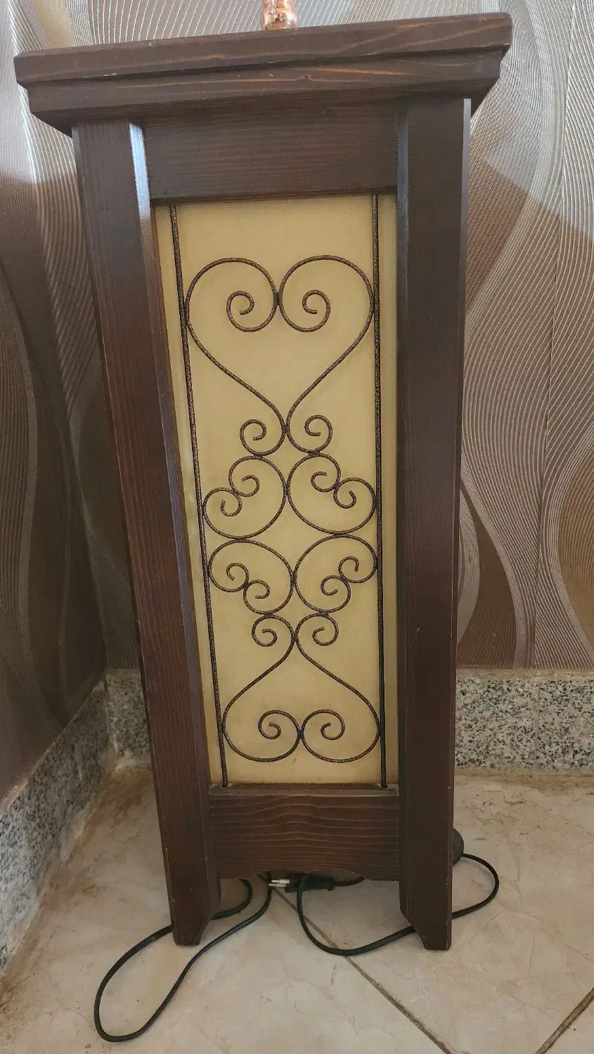 میز تلفن|میز تلفن|شاهینشهر, خبرنگار|دیوار