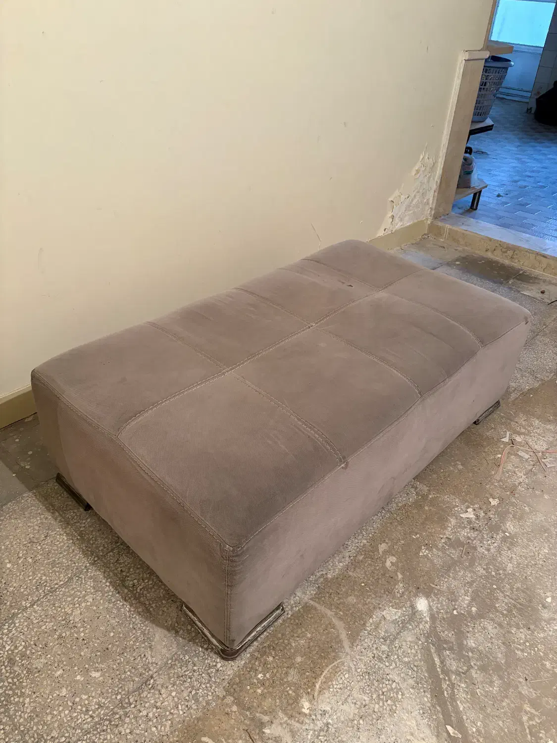 پاف|صندلی و نیمکت|تبریز, |دیوار